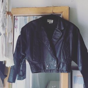 Jay Jacobs cropped leather jacket.